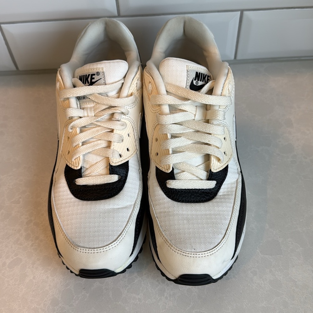 Nike AirMax 90 - Picture 6 of 8
